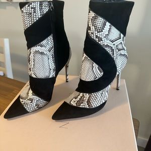 Alexandre Birman Black and White Ankle Boots PYTHON SNAKE